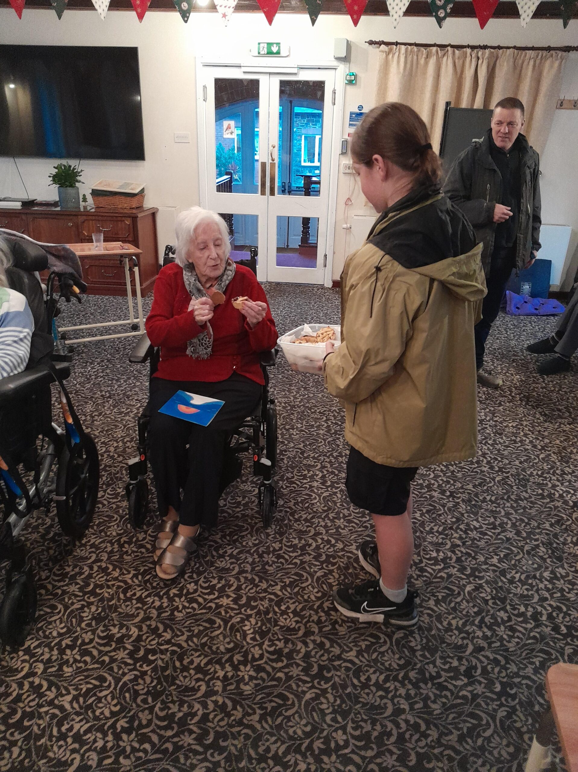 Learners from Highgate Hill House School visit St Anne’s Residential Home to spread festive cheer, sharing mince pies and handmade Christmas cards with residents as part of a community engagement visit in December.